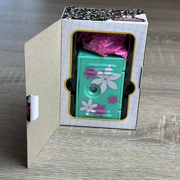 2023 Disney DOORABLES Frozen ELSA ULTRA RARE LOCKER Academy Surprise NEW - Picture 2 of 3